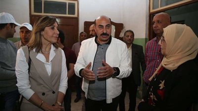 وزيرة الثقافة ومحافظ أسوان يزور منزل الأديب عباس محمود العقاد