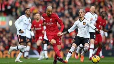 ليفربول يتقدم على مانشيستر  يونايتد في الشوط الأول