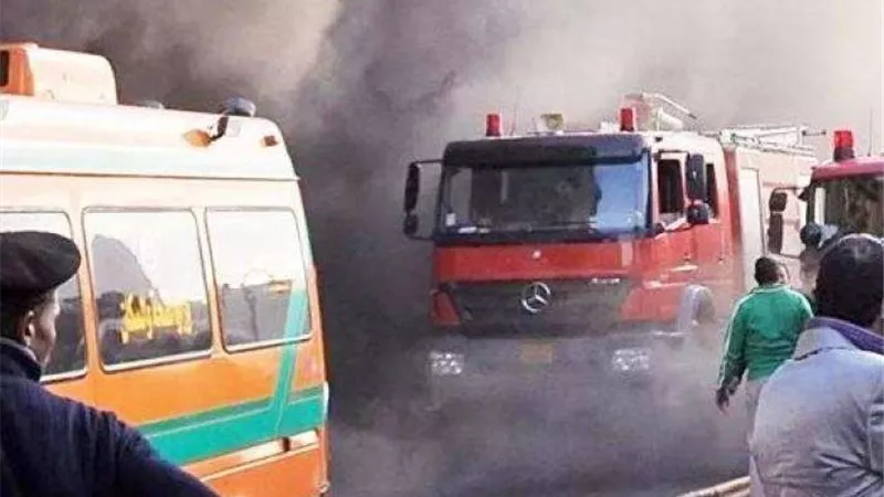 السيطرة على حريق اندلع بمصنع كرتون بالعاشر من رمضان