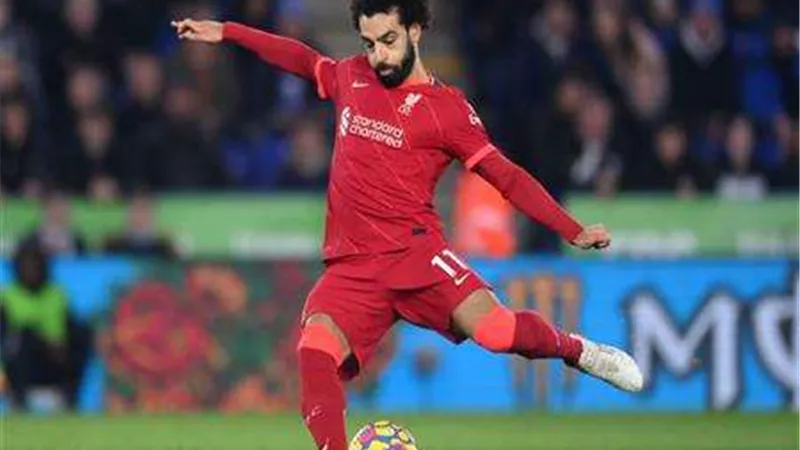 محمد صلاح يقود هجوم ليفربول المتوقع أمام مانشستر يونايتد