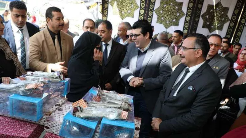 نائب محافظ الشرقية يُشارك تسليم مشروعات حياه كريمة بالحسينية