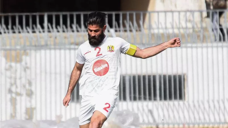 لهذا السبب.. إيقاف مدافع منتخب سوريا مدى الحياة