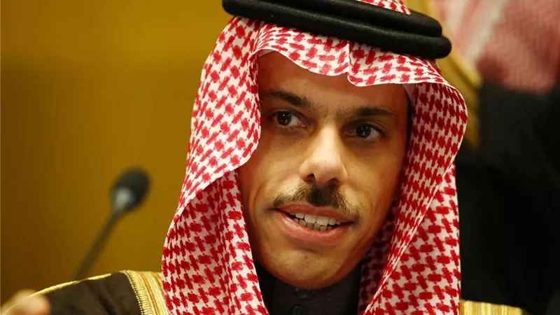من لندن.. وزير الخارجية السعودي يتحدث عن التوافق بين دول أوبك+