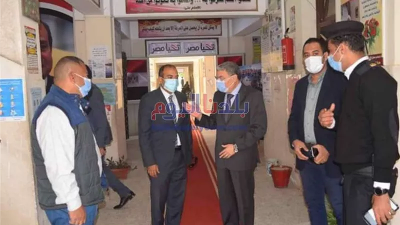 محافظ المنيا يتفقد عددًا من لجان انتخابات الإعادة لمجلس النواب