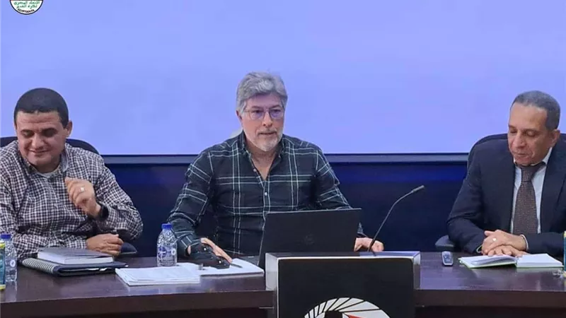 «بيريرا» يعقد اجتماعه الأول مع لجنة الحكام