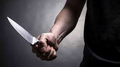 بسبب خلافات الجيرة.. شخص يقتل جارة طعنا بسكين في الأسكندرية