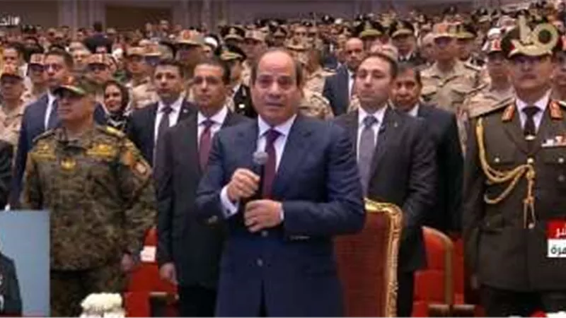 عاجل.. السيسي يصل مسجد المشير طنطاوي لأداء صلاة الجمعة
