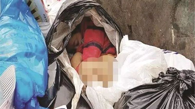 ملقاة فى الشارع.. العثور على جثة طفلة حديثة الولادة بالنزهة