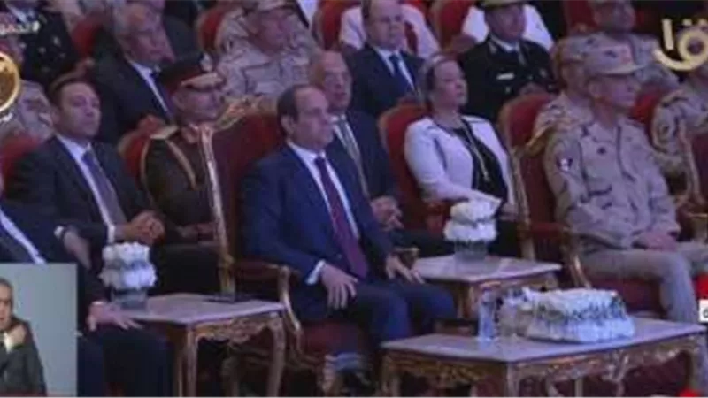 الرئيس السيسي يشاهد فيلم تسجيلي  بعنوان: 