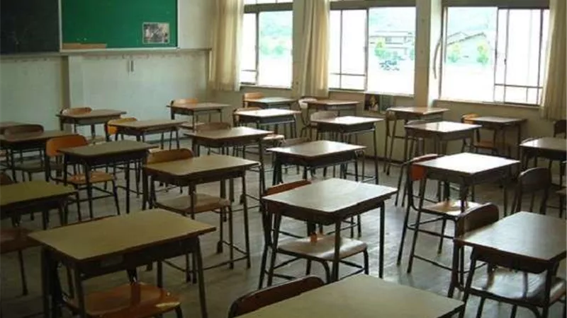 تعليق الدراسة بـ 6 محافظات.. غدا