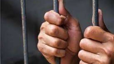 المشدد 10 سنوات لمتهم بتجارة المخدرات وغرامة 100 ألف جنيه