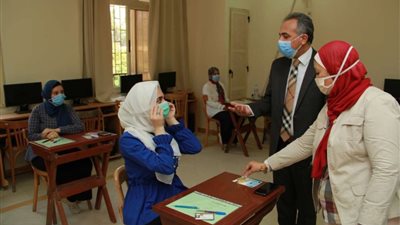 جامعة عين شمس تؤكد انتظام الدراسة غدا