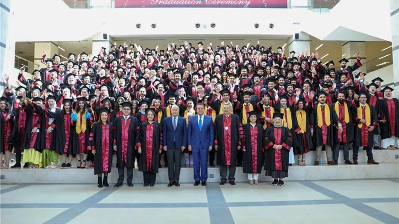 «عبدالغفار» يشهد حفل تخريج دفعة 2022 من طلاب جامعة «الجيزة الجديدة»