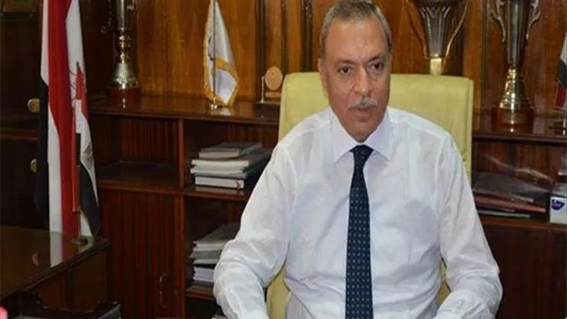 محافظ القليوبية يمنح إجازة استثنائية بالتناوب للموظفين يوميا