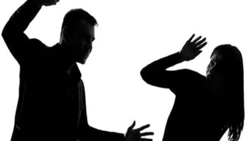 في اليوم العالمي للمرأة.. هل ضرب الزوجة جائز؟