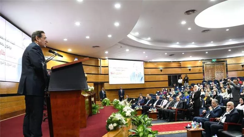الملا: خطط الوزارة مستمرة في تطوير جميع قطاعات البترول