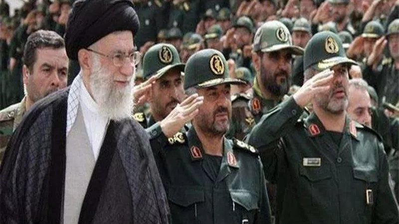 الحرس الثوري الإيراني يصدر أوامر بالانتقام من قتلة العالم النووي فخري زاده