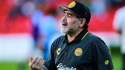 إهمال أم قتل.. حقيقة وفاة اللاعب الأرجنتيني مارادونا
