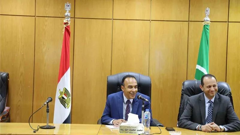 نائب محافظ المنيا يعقد اجتماعا لمتابعة الموقف التنفيذي للمشروعات