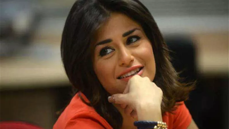 من فرنسا..شاهد أحدث إطلالات الفنانة منة فضالي