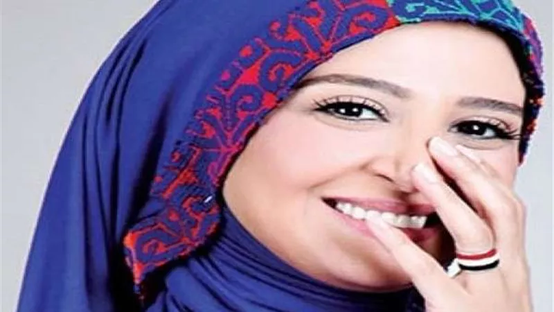 حنان ترك توجه رسالة هامة إلى جمهورها من الشباب
