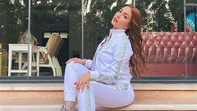بإطلالة سوداء وشفافة.. نسرين طافش تخطف أنظار جمهورها (صور)