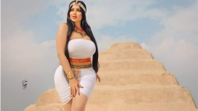 أول تعليق من البرلمان على واقعة تصوير فتاة بملابس فرعونية أمام الهرم