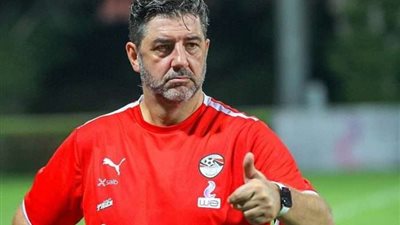 جهاز منتخب مصر يحضر مباراة الأوليمبي و السودان