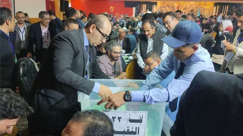 بدء فرز صناديق التصويت الخاصة بمقعد النقيب بانتخابات نقابة الصحفيين