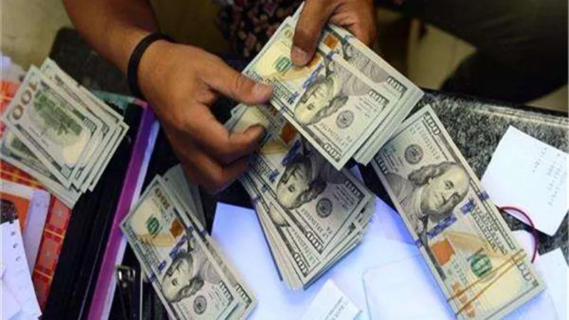 حبس متهم يحمل جنسية اجنبية 4 أيام لإتهامة بالأتجار في العملات الأحنبية