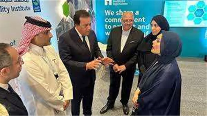 وزير الصحة يلتقي نظيرته القطرية لتبادل الخبرات