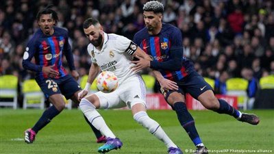 عن طريق نيران صديقة.. ريال مدريد يتقدم على برشلونة بهدف دون مقابل