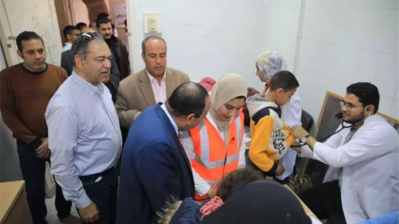 الكشف على 1035 مواطن وصرف الأدوية بالمجان في قافلة طبية بسوهاج