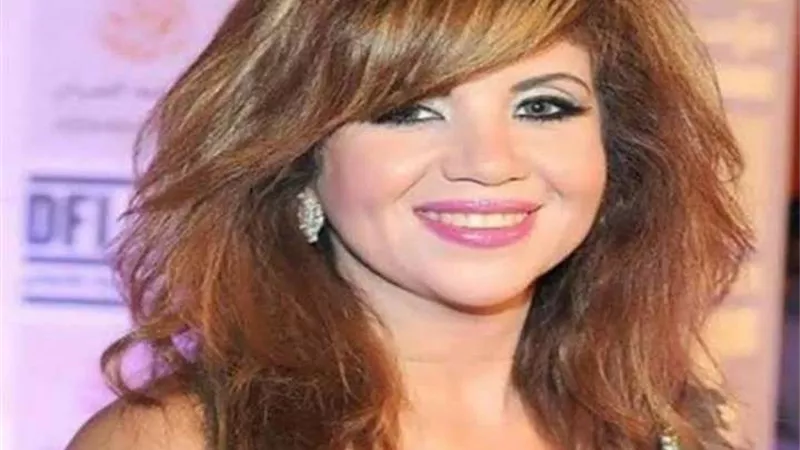 بإطلالة مثيرة.. بوسي شلبي في أحدث ظهور لها من استعدادت افتتاح مهرجان القاهرة