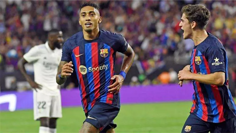 في الدقائق الأخيرة .. برشلونة يفوز بثنائية مقابل هدف أمام ريال مدريد