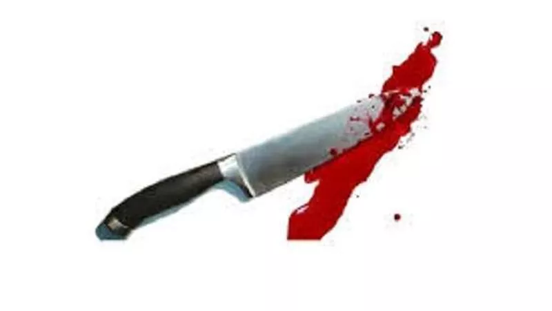 طعن طفلة رضيعة على يدها شقيقها