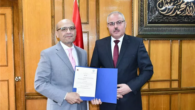 قرارا بتكليف الدكتور أحمد أنور مدير تنفيذي للمستشفيات بجامعة القناة