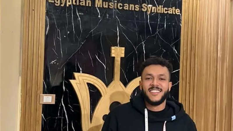 هل انتهت الأزمة؟ كواليس اجتماع ويجز مع مصطفى كامل في النقابة (صور)