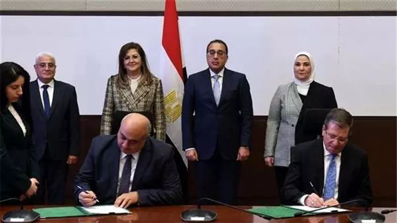 مدبولي يترأس توقيع بروتوكول تعاون حول البدء في تقديم خدمات التأمينات لأصحاب المعاشات