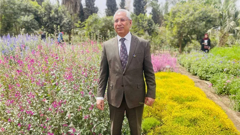 رئيس جامعة المنيا يفتتح معرض زهور الربيع بالمشتل التعليمي لكلية الزراعة