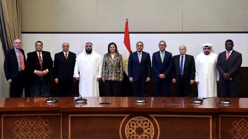 رئيس الحكومة يشهد توقيع إنشاء أول مركز مالي دولي في مصر