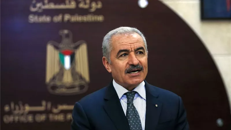 آشتية يدعو فرنسا للإعتراف ببلاده ويؤكد: 
