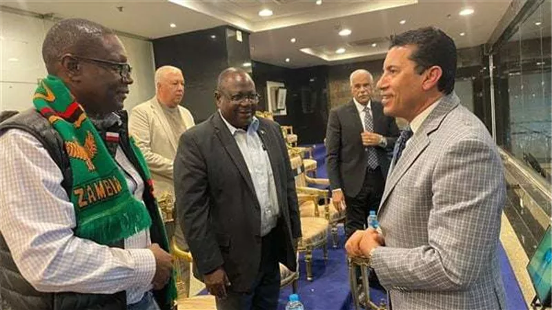 وزير الشباب والرياضة يؤازر منتخب مصر الأولمبي في مباراته أمام زامبيا