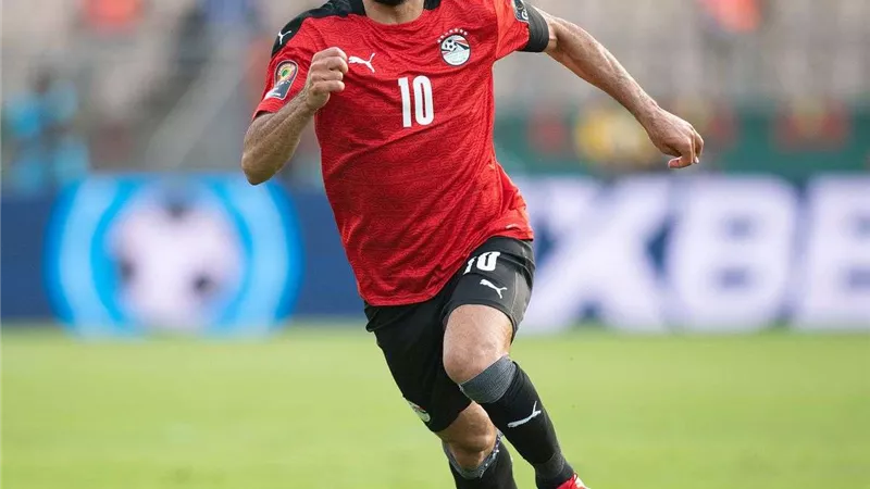 منتخب مصر بالقميص الأحمر ومالاوي بالأسود في مباراة الغد