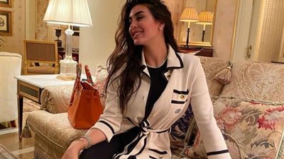 ياسمين صبري تبهر متابعيها بإطلالة جذابة
