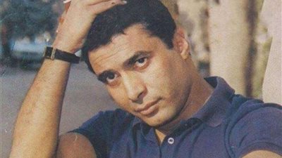 في لقاء نادر.. أحمد زكي يكشف سر ذهابه لدكتور نفسي