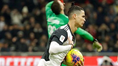 في حضور ميسي .. رونالدو يقود يوفنتوس للفوز على برشلونة بثلاثية بدوري أبطال أوروبا وصدارة المجموعة