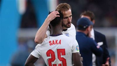 ساكا وكين يقودان هجوم إنجلترا أمام أوكرانيا في تصفيات اليورو