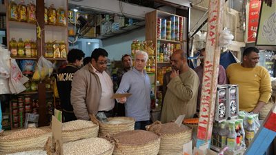 تحرير 5 محاضر تموينية في حملة علي أسواق بالإسماعيلية