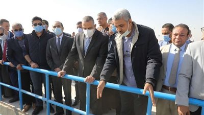 محافظ سوهاج يطلق بدء التشغيل التجريبي لمحطة معالجة صرف صحي ساقلته